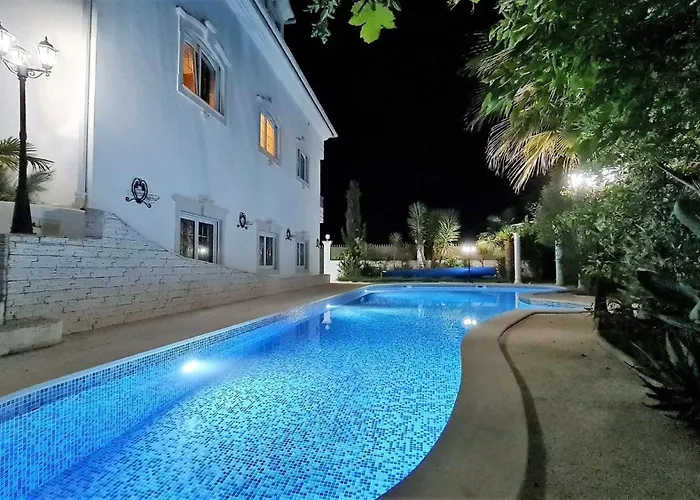 Silver Coast Pool&resort * Arnal