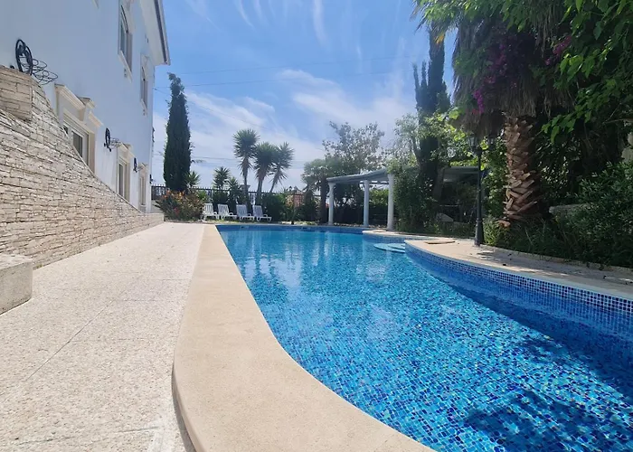 Silver Coast Pool&resort Arnal