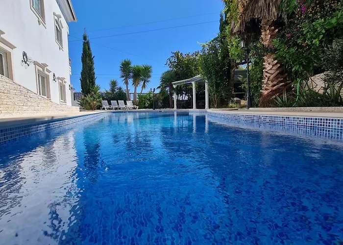 Villa Silver Coast Pool&resort Arnal